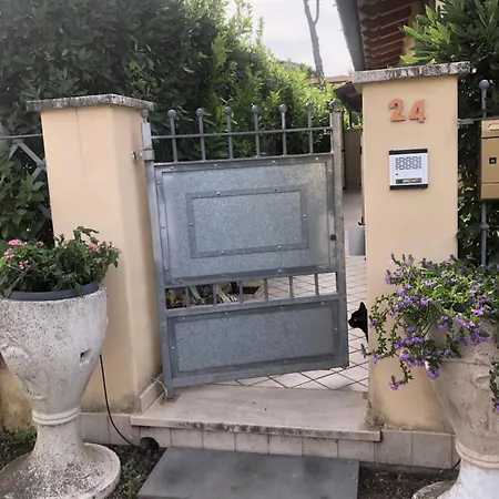 Versilia Villina Lola Apartment *